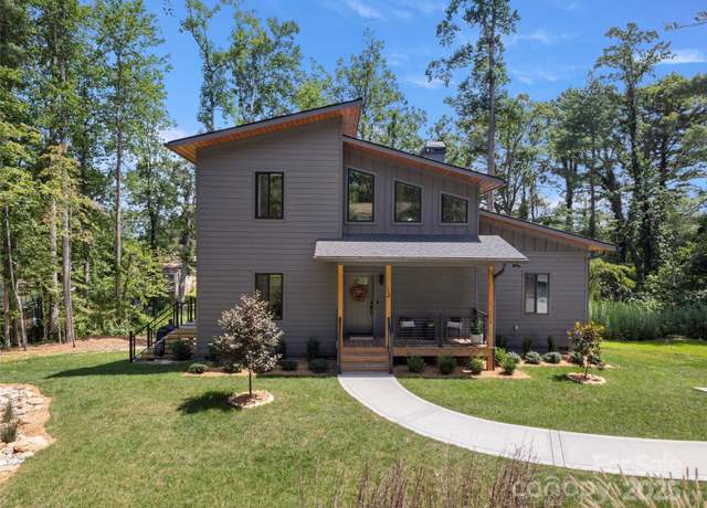 Property at 12 Wells Ave, Hendersonville, NC 28739, 3 beds, 2.5 baths