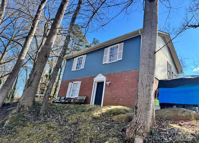Property at 323 Whispering Pines Dr, Charlotte, NC 28217, 3 beds, 1.5 baths