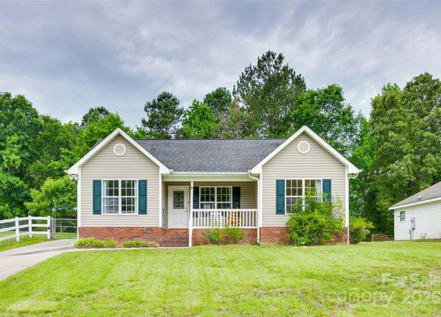 Property at 2023 E Park Dr, Lancaster, SC 29720, 3 beds, 2 baths