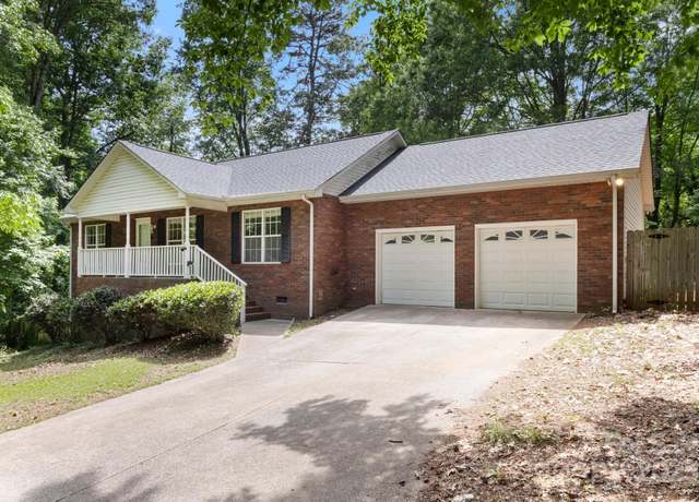Property at 410 Glass Ct, Kannapolis, NC 28081, 3 beds, 2 baths