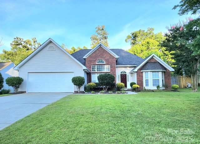 Property at 6414 Goldenblush Cir, Charlotte, NC 28269, 4 beds, 2 baths