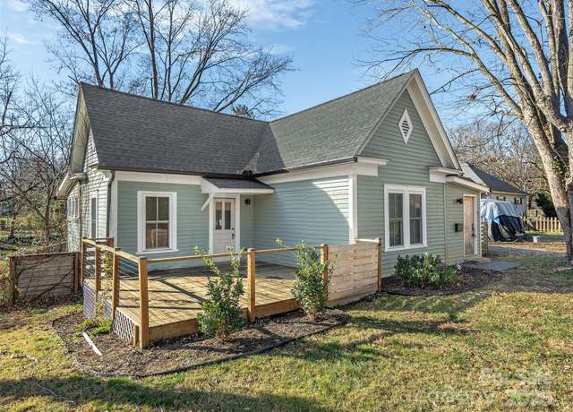 Property at 91 Virginia Ave, Asheville, NC 28806, 3 beds, 2 baths