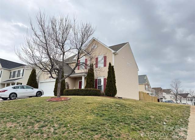 Property at 14809 Castletown House Dr, Charlotte, NC 28273, 4 beds, 3 baths