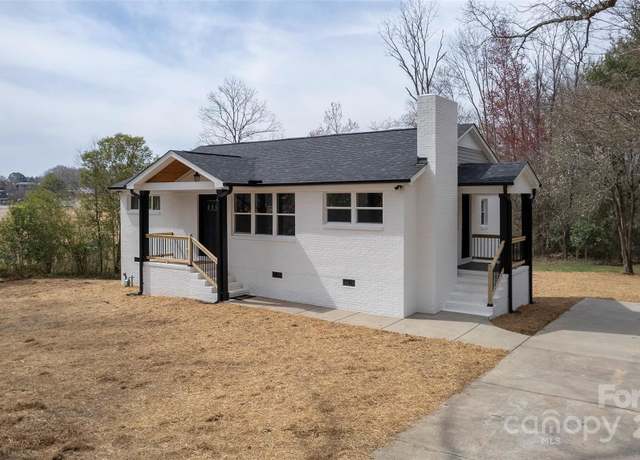 Property at 244 Stilwell Oaks Cir, Charlotte, NC 28212, 3 beds, 2 baths