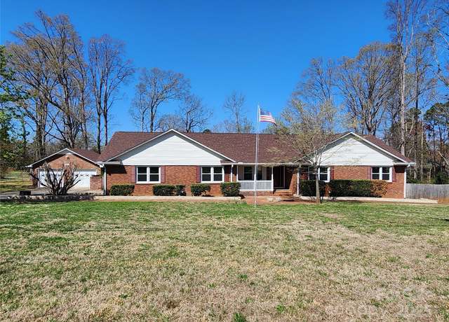 Property at 1301 Huckleberry Dr, Lincolnton, NC 28092, 3 beds, 2 baths
