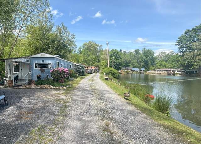Property at 101 Mallard Loop, Waynesville, NC 28785, 2 beds, 1.5 baths