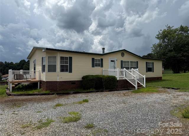 Property at 5125 Goldfinch Ct, Granite Falls, NC 28630, 3 beds, 2 baths