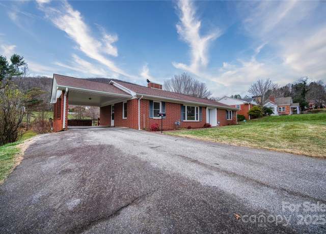 Property at 503 N Jefferson Ave, West Jefferson, NC 28694, 3 beds, 2 baths