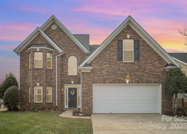 Property at 8603 Ridgeline Ln, Charlotte, NC 28269, 5 beds, 2.5 baths