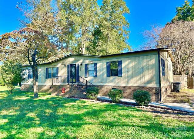 Property at 125 Pineville Rd, Statesville, NC 28677, 2 beds, 2 baths