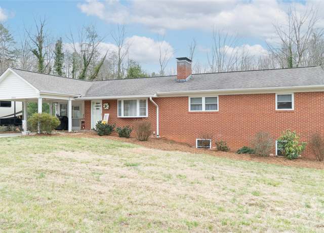 Property at 2864 Highline Ave, Morganton, NC 28655, 3 beds, 2 baths