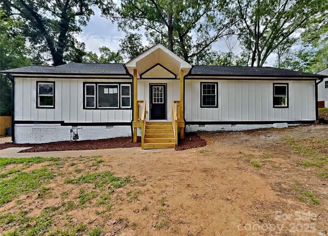 Property at 2633 Brentwood Pl, Charlotte, NC 28208, 3 beds, 2 baths