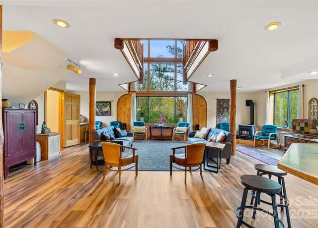 Property at 3717 Bend Of Ivy Rd, Marshall, NC 28753, 16 beds, 8 baths