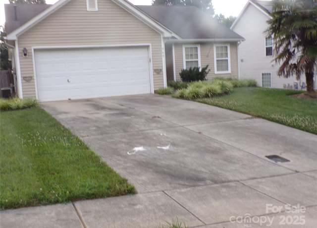 Property at 569 River View Dr, Lowell, NC 28098, 3 beds, 2 baths