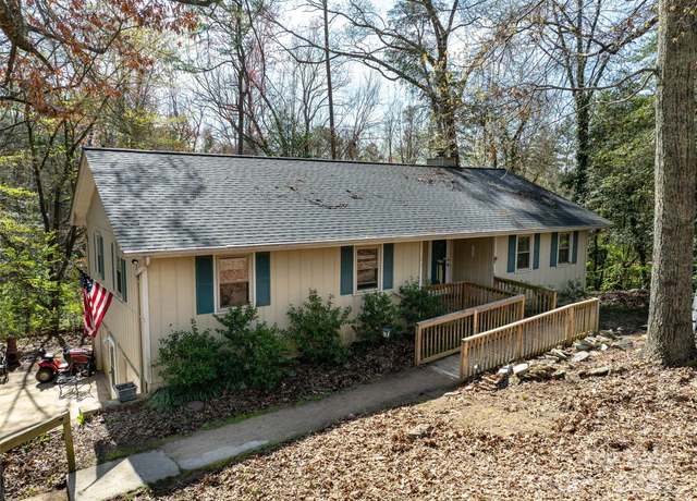Property at 23 Keeneland Dr, Hendersonville, NC 28792, 4 beds, 3 baths