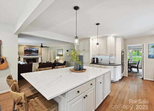 Property at 327 Whitestone Rd, Charlotte, NC 28270, 5 beds, 4 baths