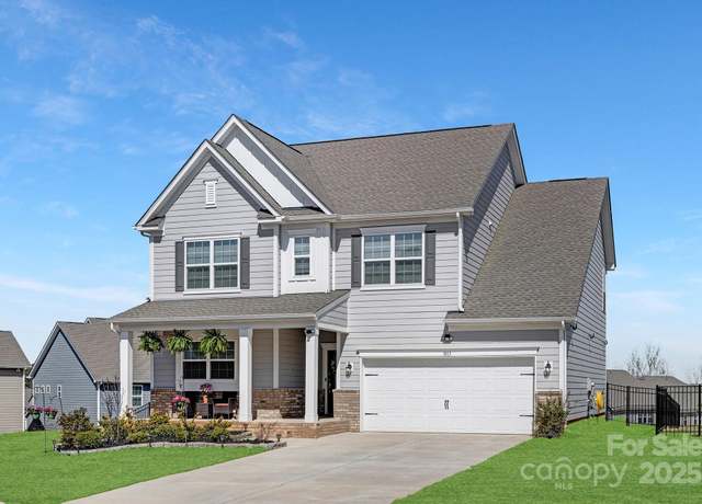 Property at 3013 Whipcord Dr, Waxhaw, NC 28173, 4 beds, 3 baths