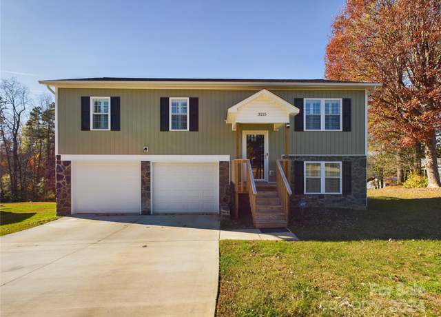 Property at 3215 24th St NE, Hickory, NC 28601, 3 beds, 2 baths