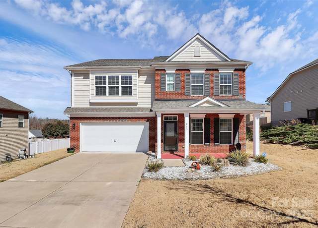 Property at 815 Oak Embers Dr SE, Concord, NC 28025, 4 beds, 2.5 baths