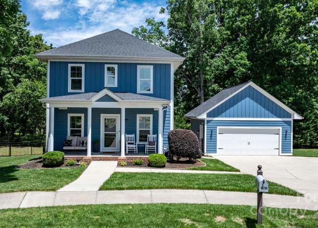Property at 1067 33rd Avenue Loop NE, Hickory, NC 28601, 3 beds, 2.5 baths