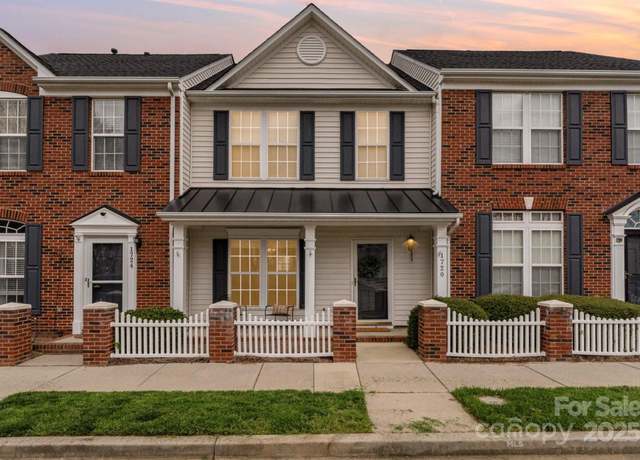 Property at 1720 Chamberside Dr, Rock Hill, SC 29730, 2 beds, 2.5 baths