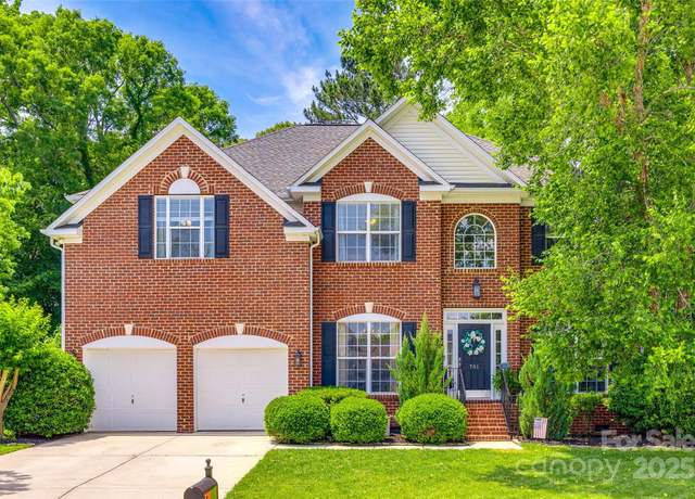 Property at 701 Larkridge Ct, Rock Hill, SC 29730, 5 beds, 3.5 baths