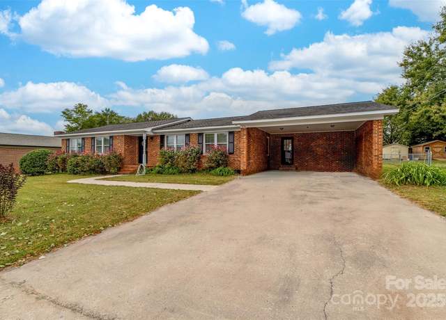 Property at 814 Rhodann Dr, Shelby, NC 28152, 3 beds, 2.5 baths