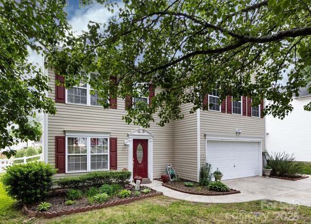 Property at 2316 Highland Park Dr, Charlotte, NC 28269, 4 beds, 2.5 baths