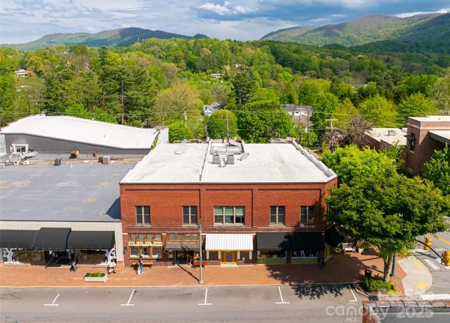 Property at 14 N Main St #2, Waynesville, NC 28786, 3 beds, 2.5 baths