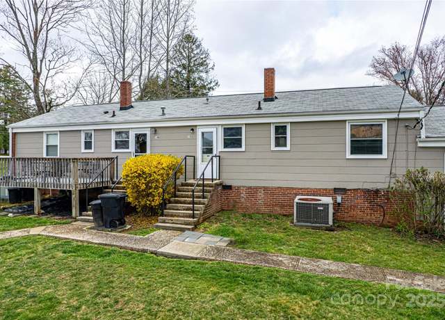 Property at 150 Elm Bend Rd, Brevard, NC 28712, 2 beds, 1 bath