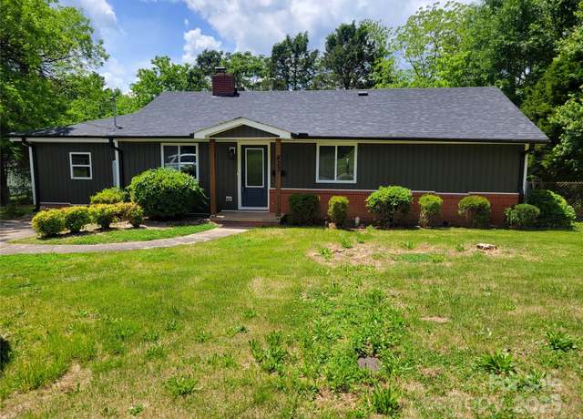 Property at 423 S Rhyne St, Dallas, NC 28034, 3 beds, 3 baths