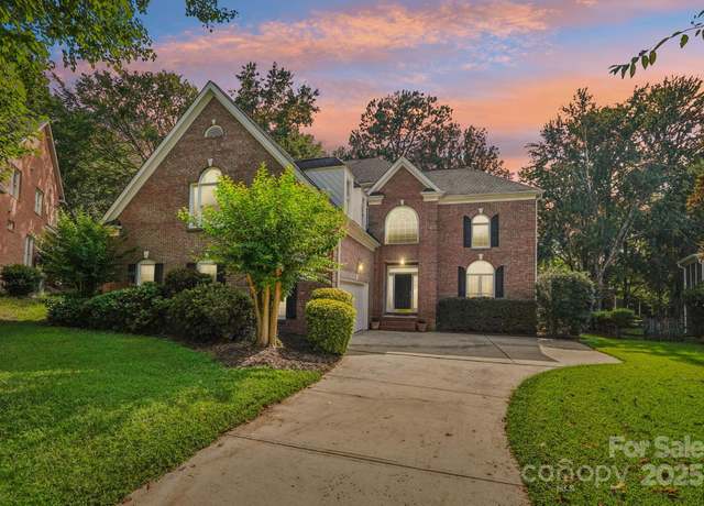Property at 10205 Ventana Ct, Charlotte, NC 28277, 5 beds, 3 baths