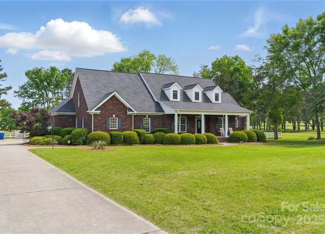 Property at 172 Fairway Cir, Rock Hill, SC 29730, 5 beds, 3.5 baths