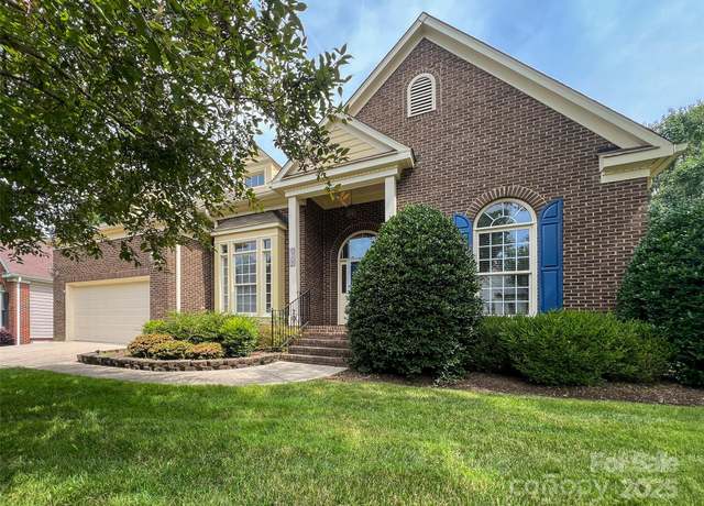 Property at 6507 Fairway Point Dr, Charlotte, NC 28269, 4 beds, 2 baths
