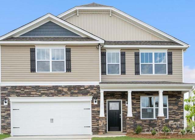 Property at 1420 6th St NE, Hickory, NC 28601, 4 beds, 2.5 baths