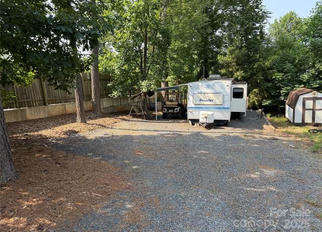 Property at 103 Powder Horn Trl, Mount Gilead, NC 27306, 1 bed, 1 bath
