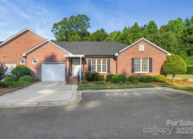 Property at 2207 Windsor Woods Dr, Gastonia, NC 28054, 2 beds, 2 baths