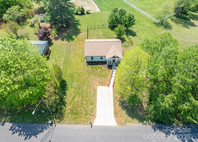 Property at 3121 Suffolk Dr, Shelby, NC 28152, 3 beds, 2 baths