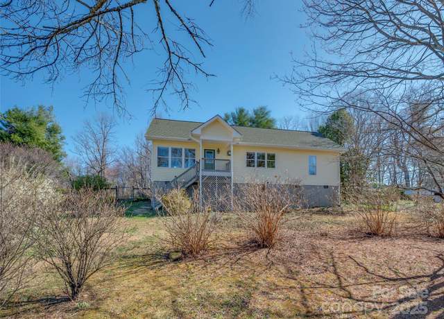 Property at 367 Cresent St, Saluda, NC 28773, 2 beds, 2 baths