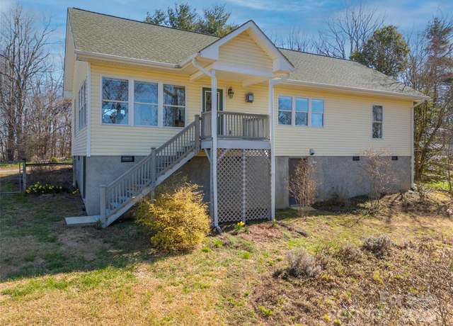 Property at 367 Cresent St, Saluda, NC 28773, 2 beds, 2 baths