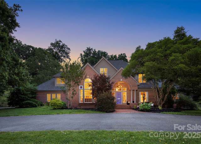 Property at 118 Holcombe Cove Rd, Candler, NC 28715, 4 beds, 3.5 baths