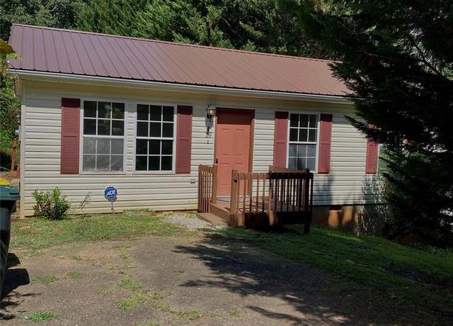 Property at 39 Vine St, Woodfin, NC 28804, 3 beds, 1 bath