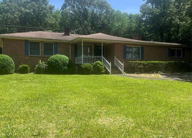Property at 1994 Greenleaf Rd, Clover, SC 29710, 4 beds, 2.5 baths
