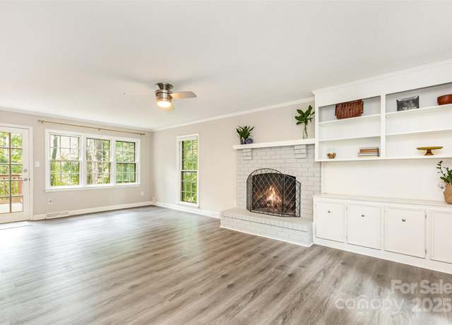 Property at 14027 Hackamore Dr, Matthews, NC 28105, 4 beds, 2.5 baths