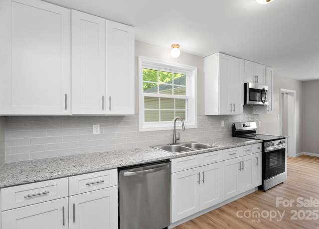 Property at 346 Fieldstone Cir, Statesville, NC 28677, 3 beds, 2 baths