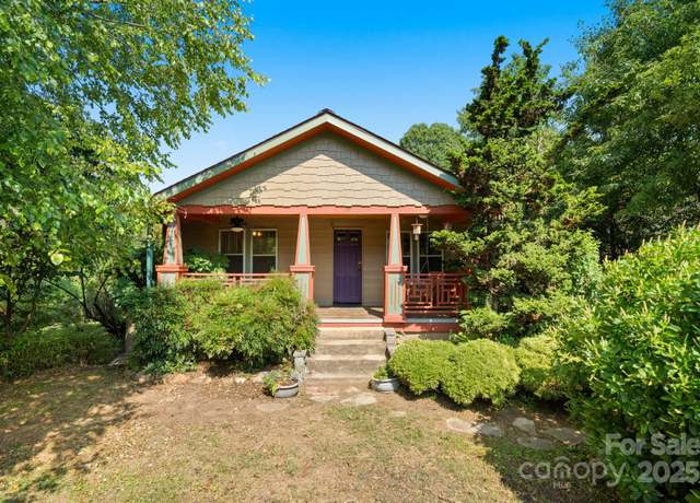 Property at 15 Deaver Dr, Asheville, NC 28806, 3 beds, 2 baths