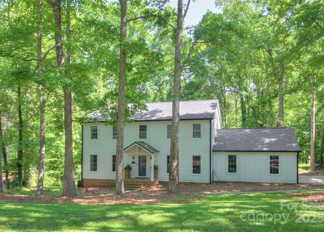 Property at 10501 Stonemede Ln, Matthews, NC 28105, 5 beds, 3.5 baths