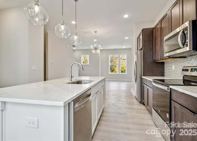 Property at 842 Van Every St, Charlotte, NC 28205, 3 beds, 3.5 baths