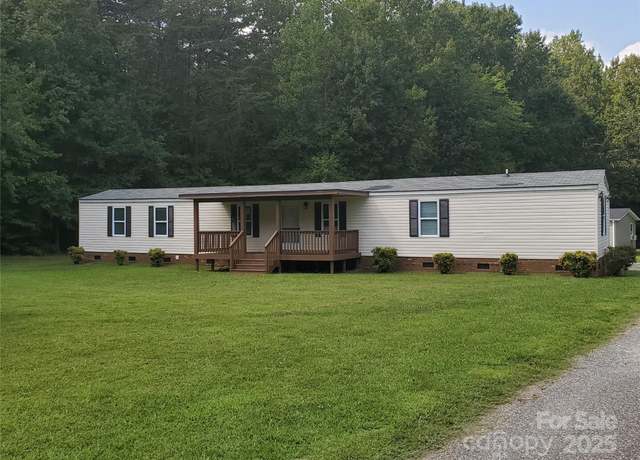 Property at 624 Brevard St, Kings Mountain, NC 28086, 6 beds, 4 baths