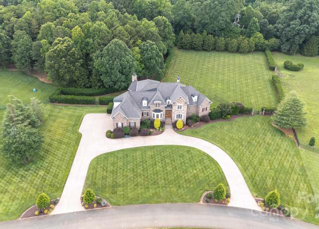 Property at 1270 Teeter Farms Dr, Mooresville, NC 28115, 5 beds, 6 baths